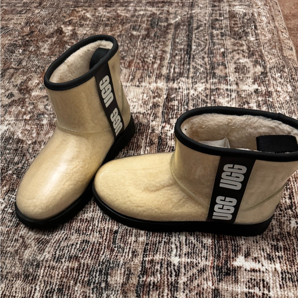 Ugg rain or snow boots